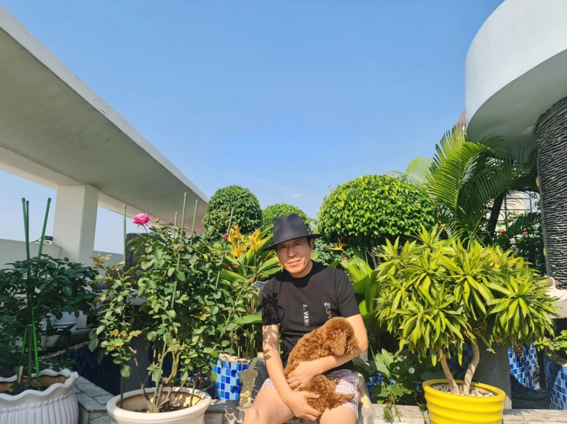 ốc đảo xanh mát ở penthouse tầng 23 của mẹ đảm bình dương hoa hồng tỏa ngát hương vườn rau trái trĩu quả - 4