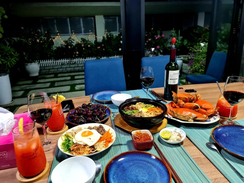 ốc đảo xanh mát ở penthouse tầng 23 của mẹ đảm bình dương hoa hồng tỏa ngát hương vườn rau trái trĩu quả - 6