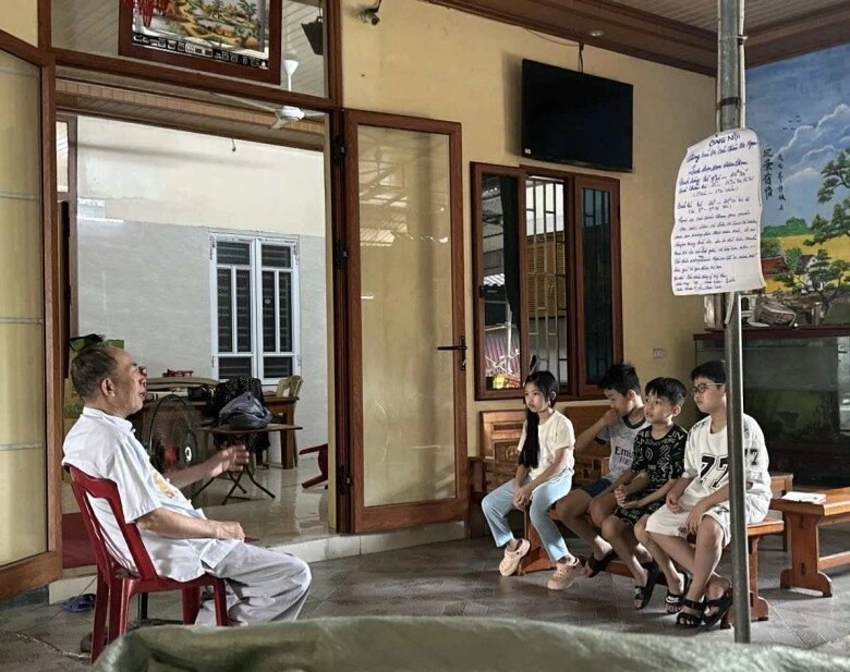 Ông nội thái bình 60 tuổi đón 7 cháu ở thành phố về quê gây bão với bảng nội quy xem tivi điện thoại cho khối nghỉ hè cực đỉnh - 3