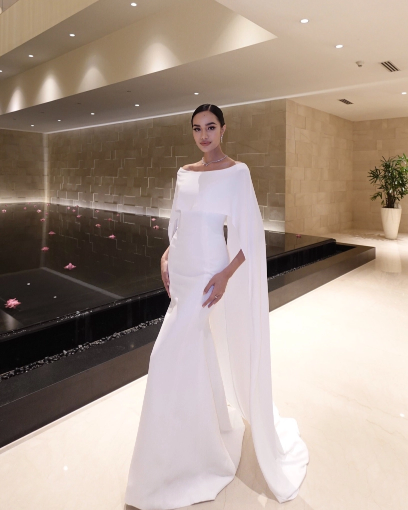 Phong cách thời trang kín cổng cao tường của cô gái sau 1 đêm kiếm được hơn 156 tỷ đồng - 4