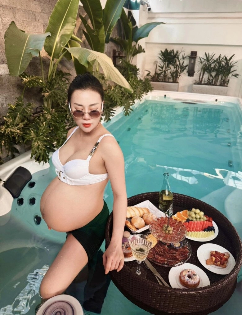 Phương oanh tự nhận body cong ngược đằng trước đi bơi diện đồ kín đáo tinh tế hơn xưa - 7