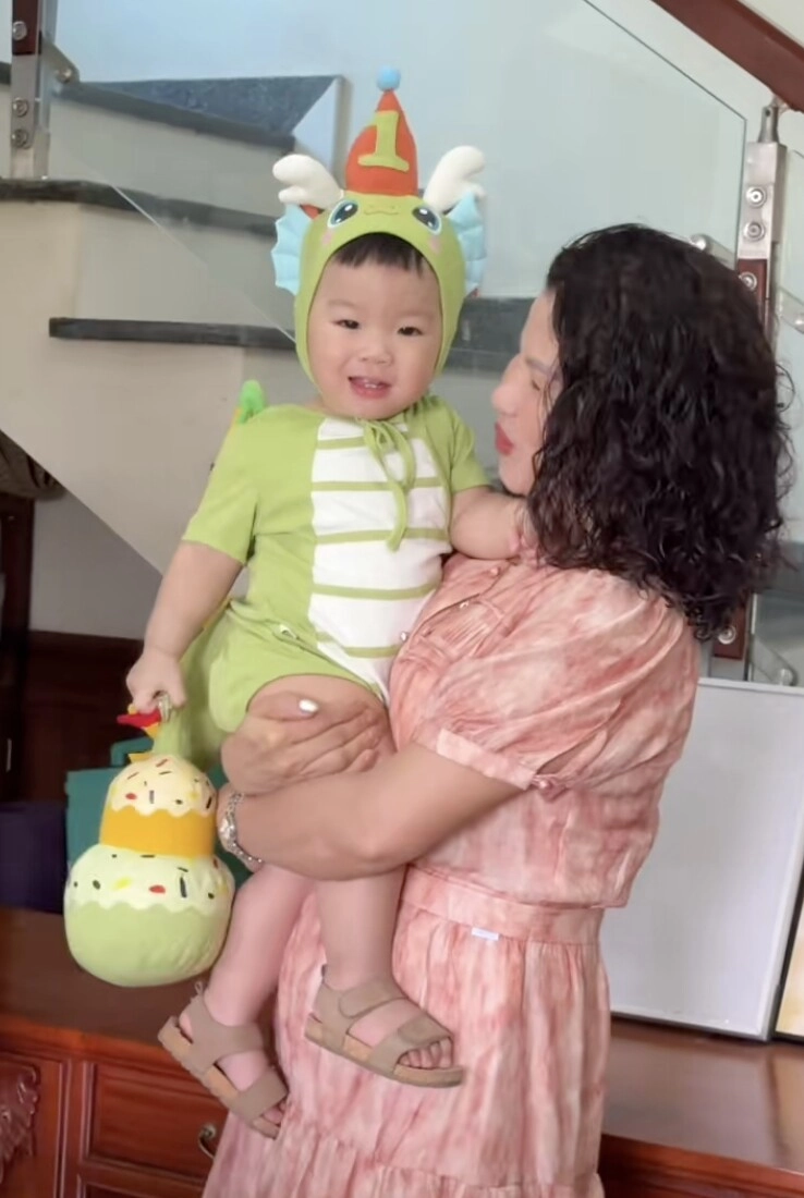 Quang hải - chu thanh huyền làm tiệc thôi nôi cho con trai lido mâm cúng tuyệt đẹp nhìn kỹ toàn vàng - 8