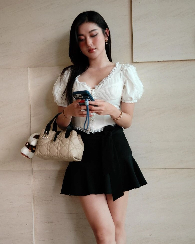 quốc bảo nhan sắc việt nổi danh gợi cảm lúc lên truyền hình không dám mặc hở dù chỉ 1 lần - 9