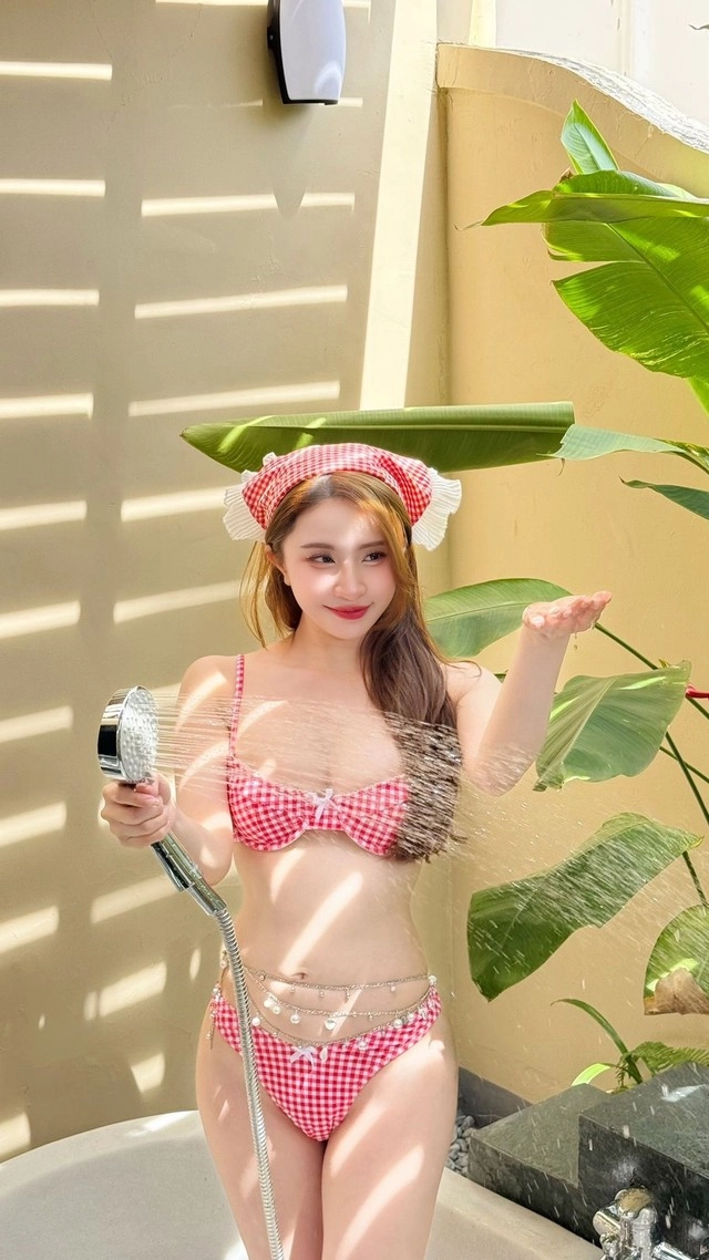 Quỳnh nga diện bikini nóng bỏng nhan sắc u40 gây ngỡ ngàng - 4