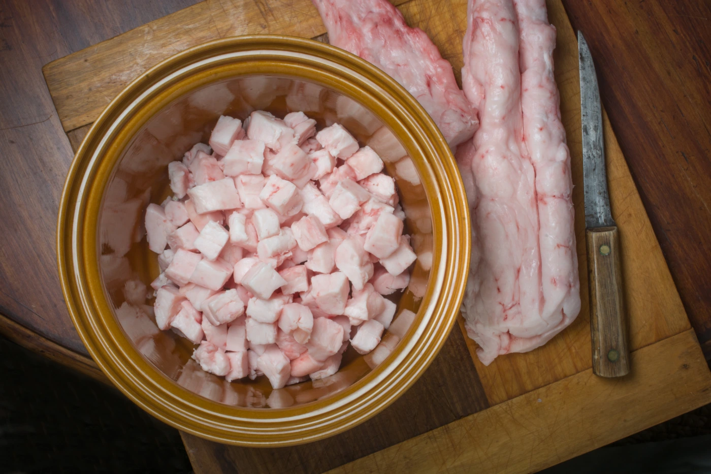 Rán mỡ lợn người sành ăn đổ thêm bát nước này vào làm mỡ trắng tinh thơm phức tóp giòn tan tôi thấy hiệu quả liền làm theo - 2
