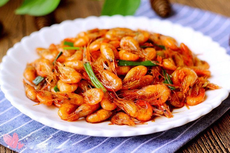 Rang tôm nhớ đừng cho 2 thứ này vào ngay từ đầu tôm săn chắc thịt ngọt màu lên đỏ đẹp như mơ - 1