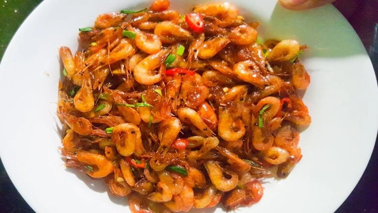 Rang tôm tuyệt đối không cho thứ nước này tôm sẽ bị mềm kém giòn ngon - 3