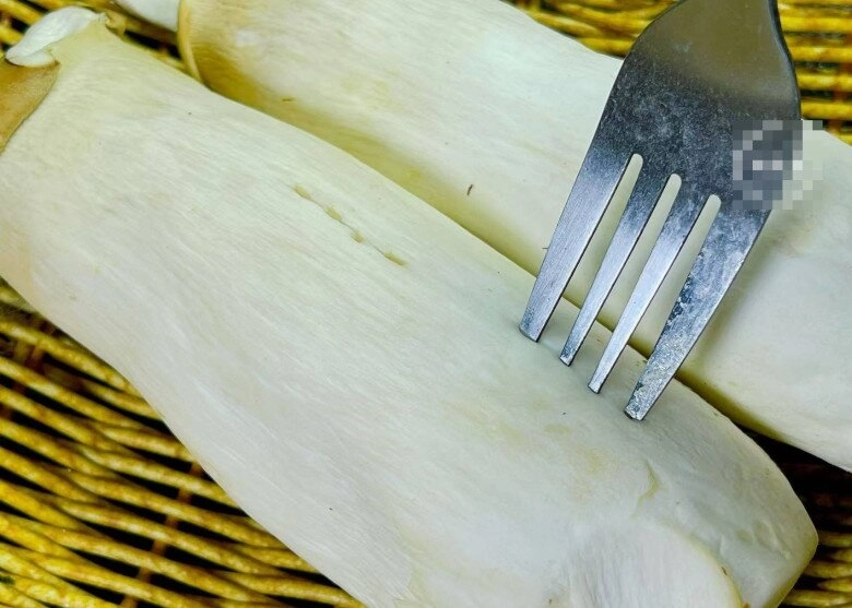 Rau này được coi là vua tăng cường miễn dịch có thể bổ sung 18 loại axit amin xào hay kho đều hấp dẫn tốn cơm - 2
