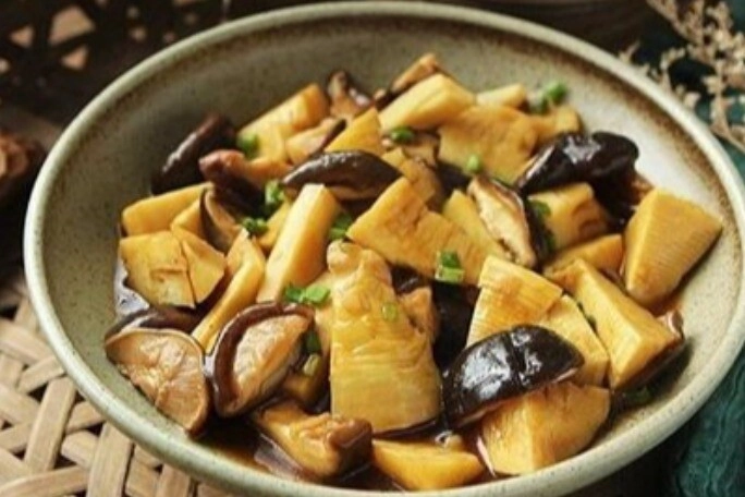 Rửa nấm hương khô dùng nước nóng hay lạnh mới chuẩn 30 năm tôi làm sai chỉ vì một thói quen - 1