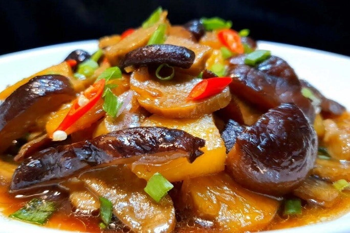 Rửa nấm hương khô dùng nước nóng hay lạnh mới chuẩn 30 năm tôi làm sai chỉ vì một thói quen - 2