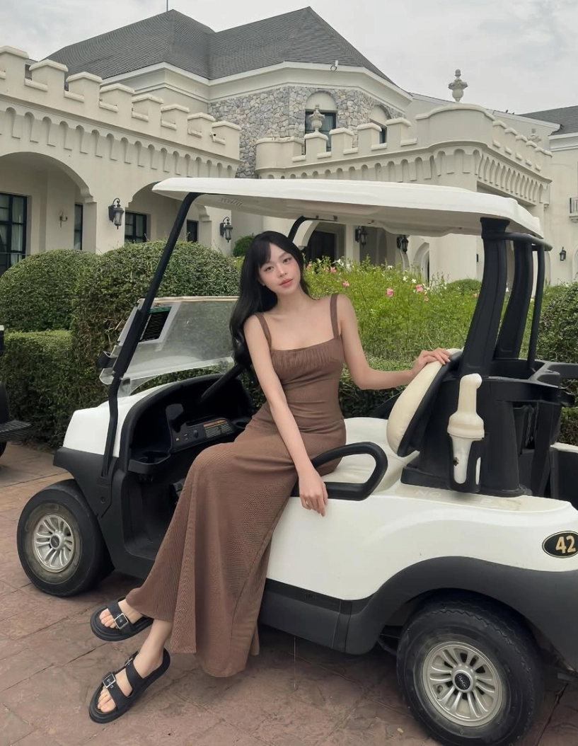 Sao việt tôn dáng với váy áo hai dây mùa nóng - 1