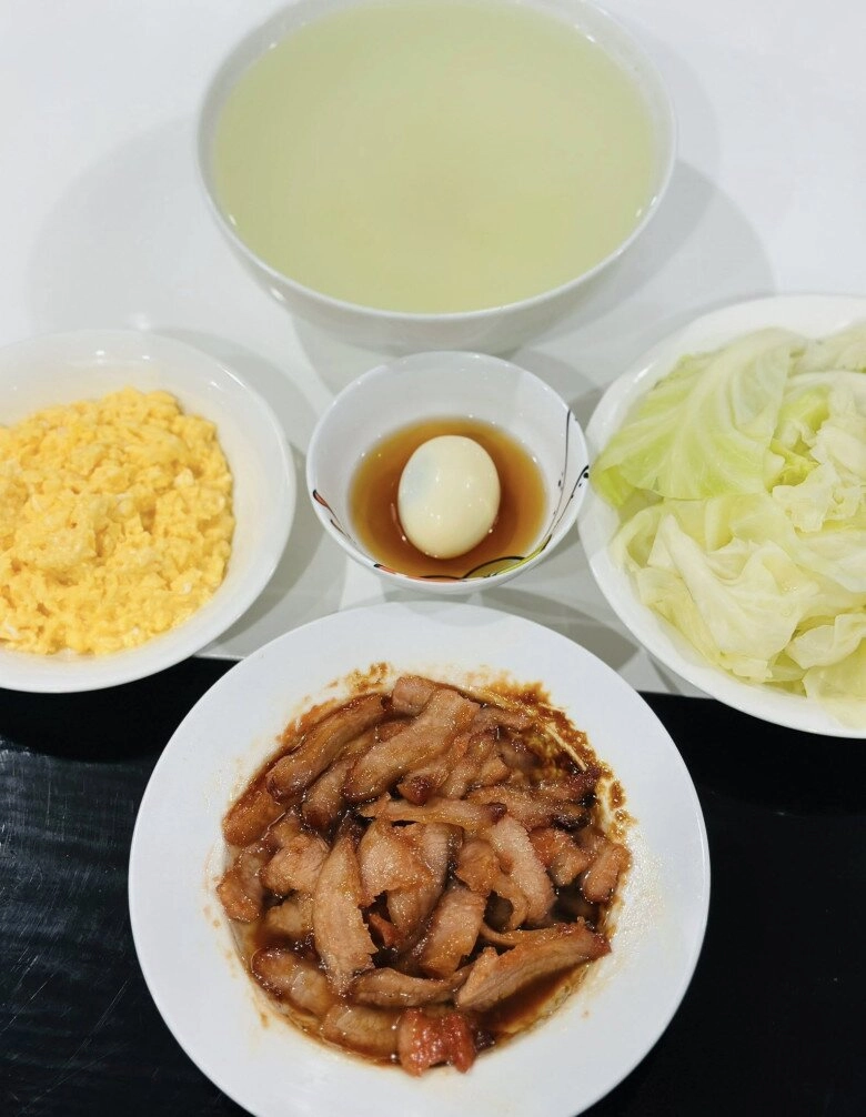 Siêu mẫu 3 con khẳng định thắng đời nhiều số 0 khi khoe cơm chồng nấu chỉ hơn 100k cho 5 người vẫn đầy ắp - 5