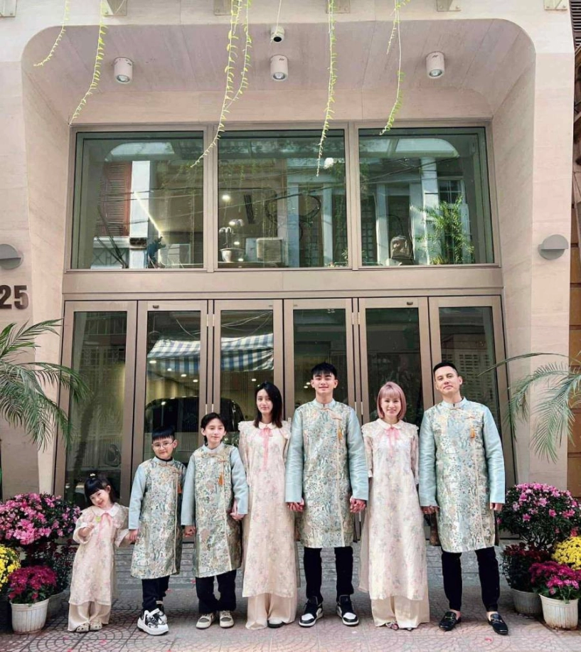 Sinh 5 con vợ chồng hà nội xoay như chong chóng đứng hình vì một câu của con - 1