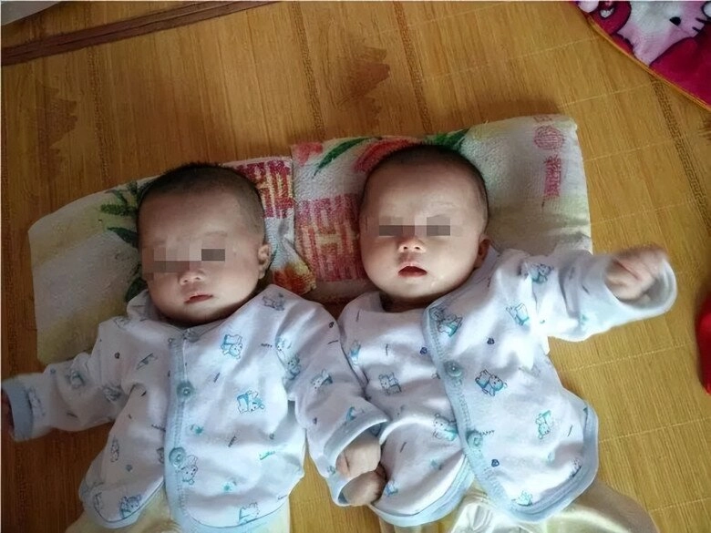 Sinh đôi nhưng diện mạo khác nhau một bé da đen một bé da trắng chồng lén vợ xét nghiệm adn kết quả khó tin - 3
