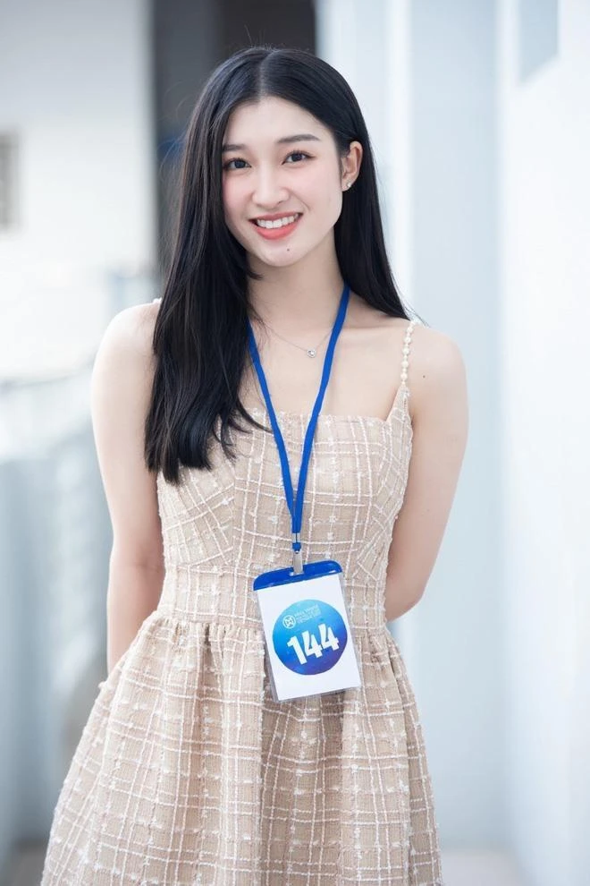 Soi thời trang đi họp cổ đông tập đoàn lớn của mai phương thuý và phương nhi không hề có điểm chung - 9