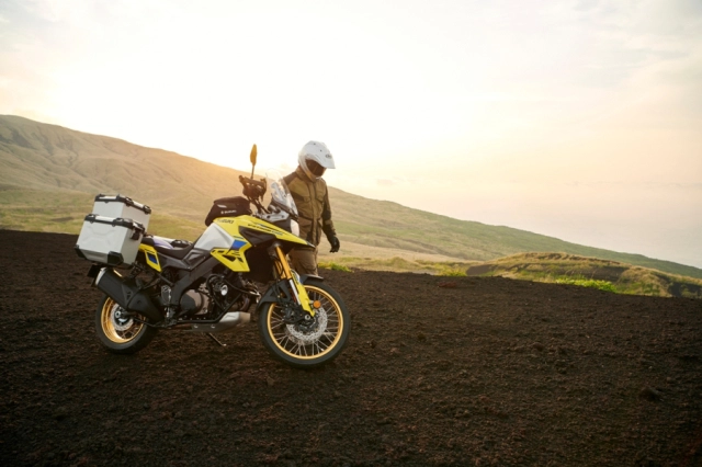 Suzuki hé lộ phiên bản v-strom 1050 de world tourer giúp vượt mọi giới hạn - 1