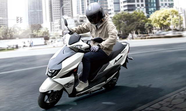 Suzuki ra mắt chú lừa avenis 125 2025 ngay tại quê nhà với giá quy đổi khoảng 45 triệu đồng - 1