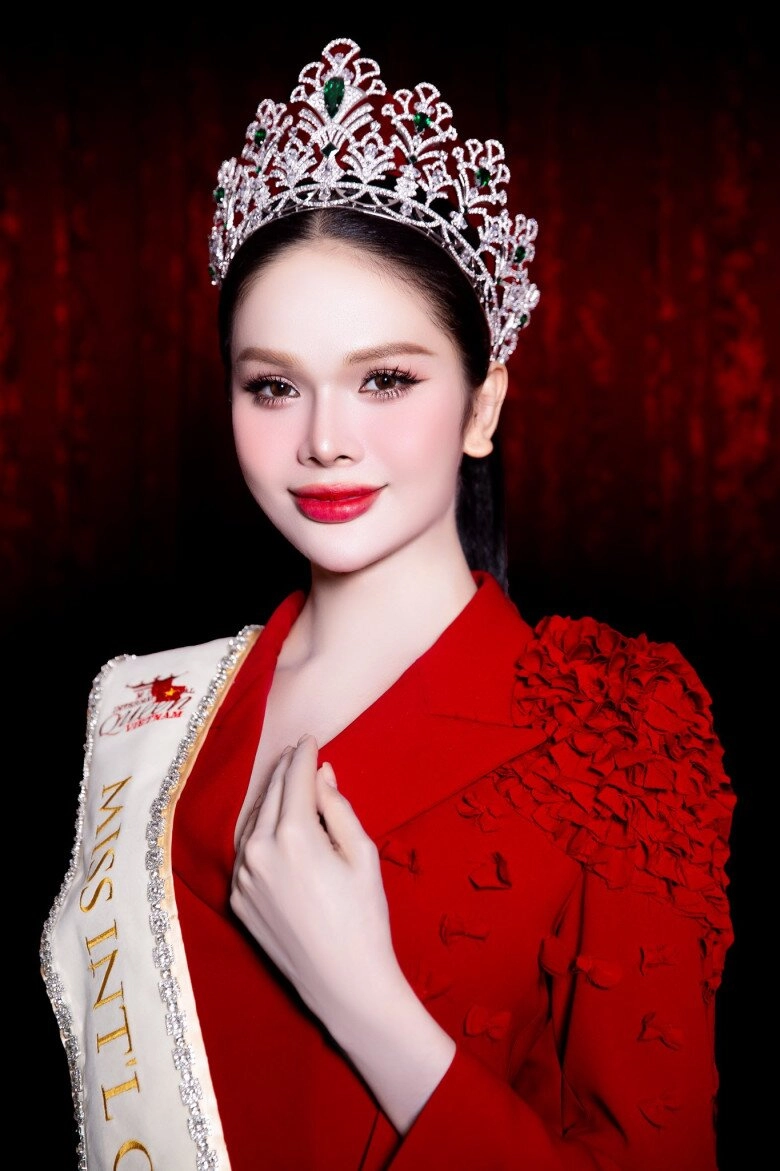 Tâm như gia đình hàng xóm mừng vui khi mình chiến thắng chiếc vương miện nhan sắc - 3
