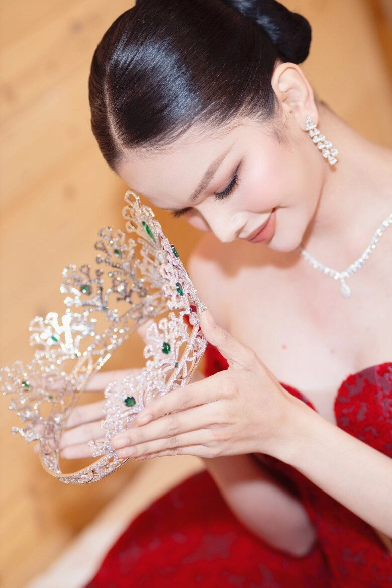 Tâm như gia đình hàng xóm mừng vui khi mình chiến thắng chiếc vương miện nhan sắc - 5