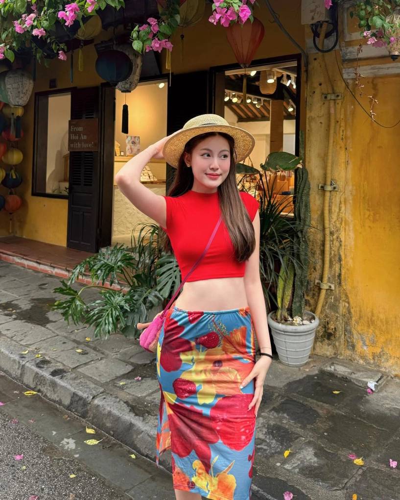 Tăng mỹ hàn nhận bão like khi diện đồ bình dân - 2