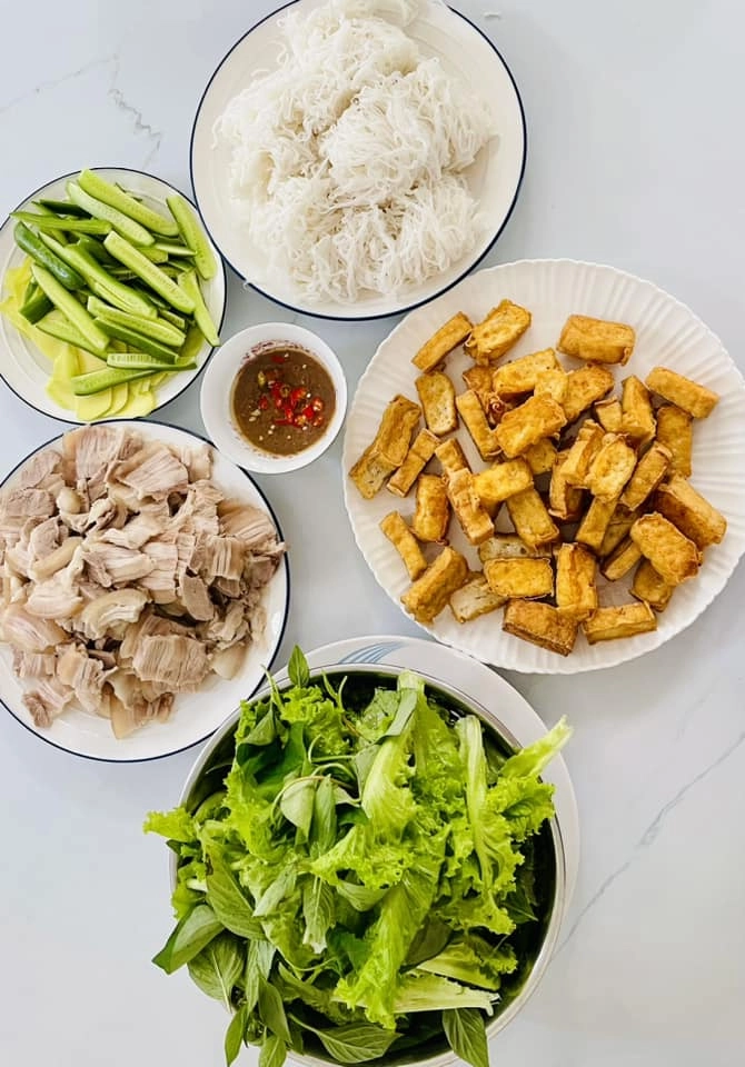 Thân thúy hà ác trên phim nhưng ngoài đời đảm đang nấu ăn ngon như thế này - 4