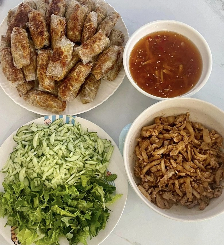 Thân thúy hà ở nhà giản dị làm bún nấu cơm ngon chỉ món canh thôi cũng đủ khiến nhiều người thèm - 9