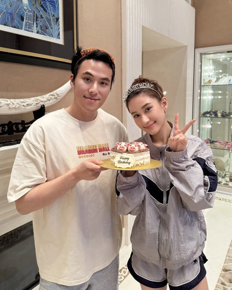 thiên kim đẹp nhất của vua sòng bạc macau lên thảm đỏ diện đồ sang bao nhiêu đời thường bình dân đến giật mình - 2