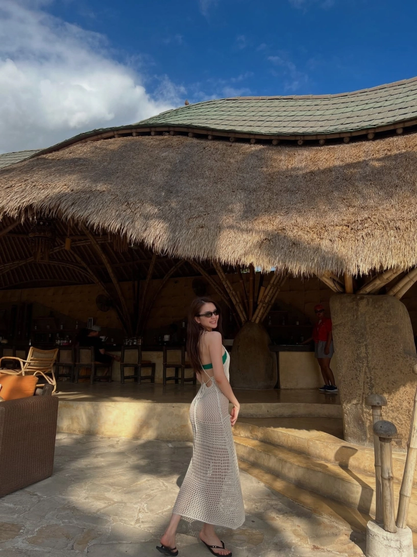 Thiều bảo trang diện bikini với váy lưới khoe dáng ở bali - 5