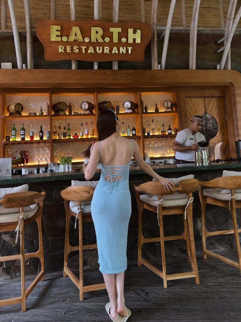 Thiều bảo trang diện bikini với váy lưới khoe dáng ở bali - 7