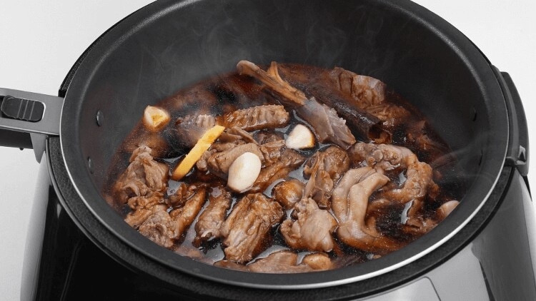 Thịt con này giá cực rẻ nhưng dinh dưỡng chẳng kém gà đem kho bia được món đánh bay cơm bất chấp thời tiết - 5