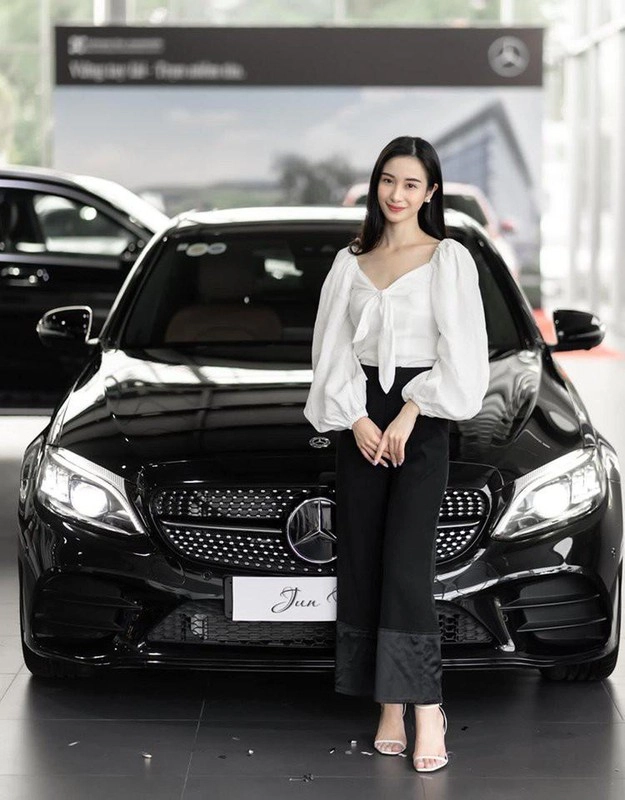 Thời trang đi nhận xế hộp tiền tỷ của dàn mỹ nhân việt - 8