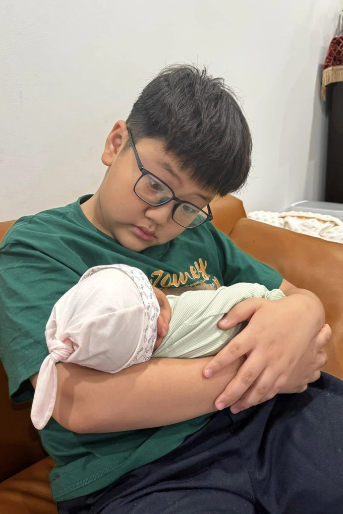 Thu quỳnh tận hưởng cuộc sống mẹ đơn thân - 3