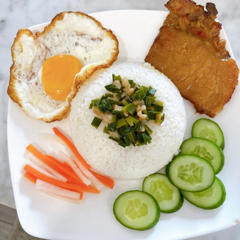 Thúy diễm trước khi đi làm vẫn nấu ăn để lại cho chồng nhưng lương thế thành ăn xong xây xẩm mặt mày - 4