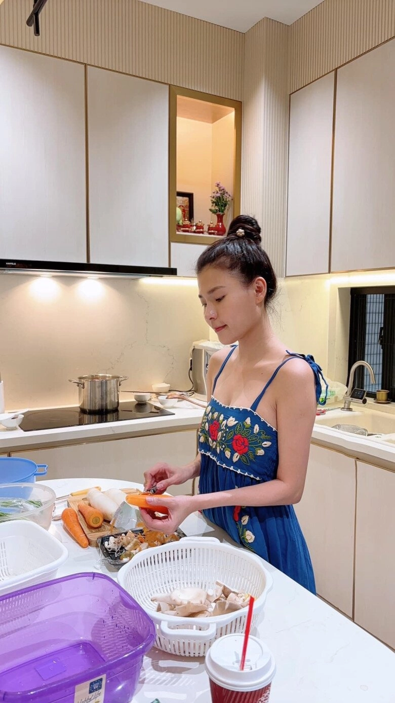 Thúy diễm trước khi đi làm vẫn nấu ăn để lại cho chồng nhưng lương thế thành ăn xong xây xẩm mặt mày - 8