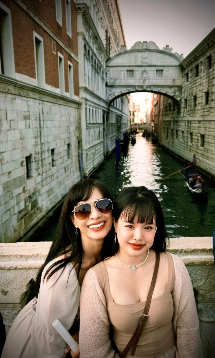 Thúy hạnh đưa hai con du ngoạn venice đẹp nổi bật trời tây - 2