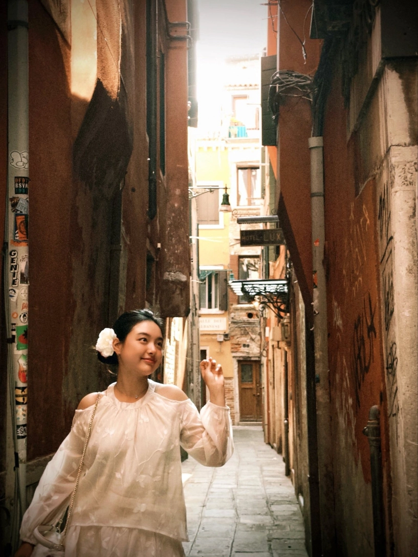 Thúy hạnh đưa hai con du ngoạn venice đẹp nổi bật trời tây - 7