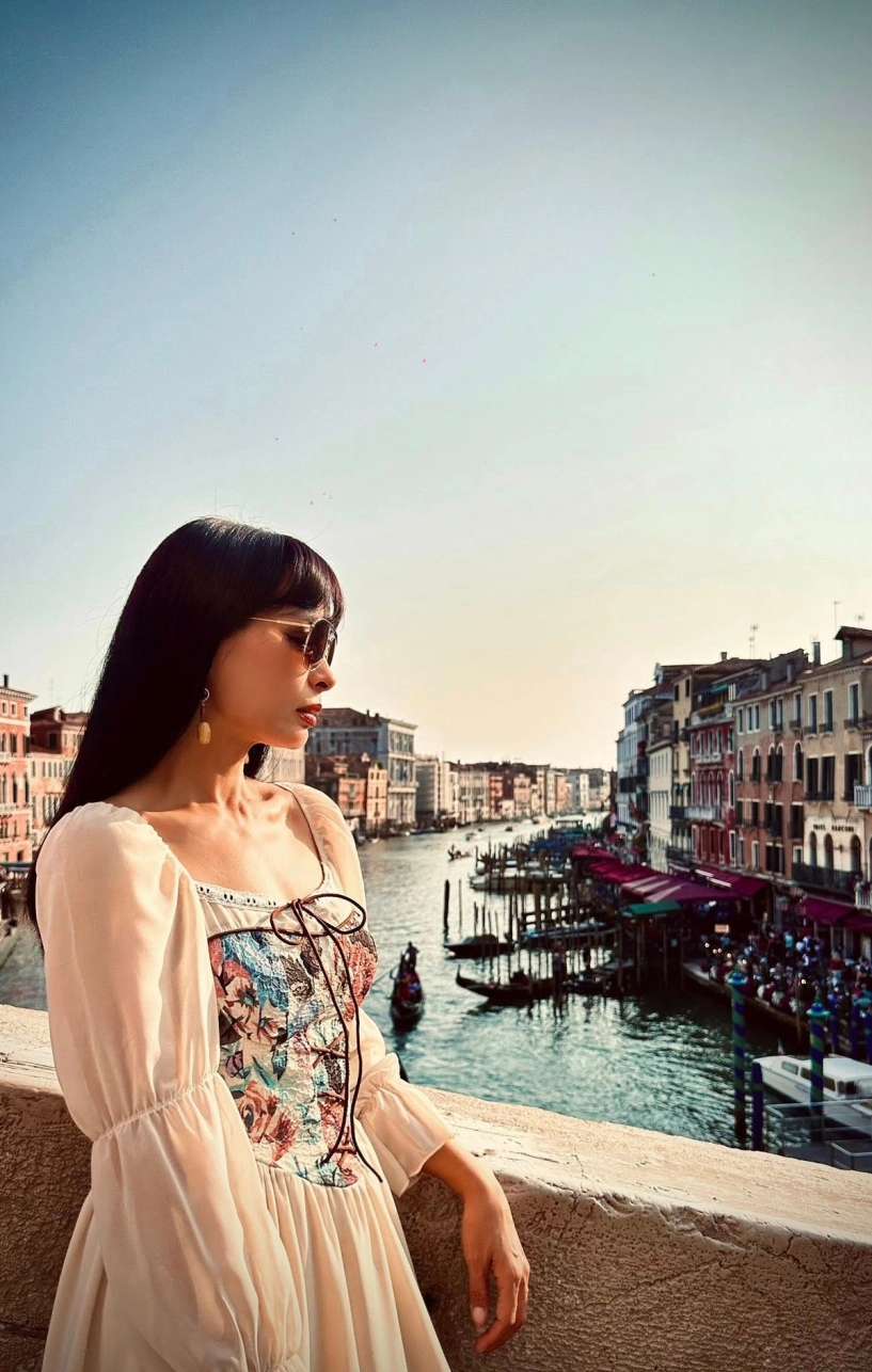 Thúy hạnh đưa hai con du ngoạn venice đẹp nổi bật trời tây - 10