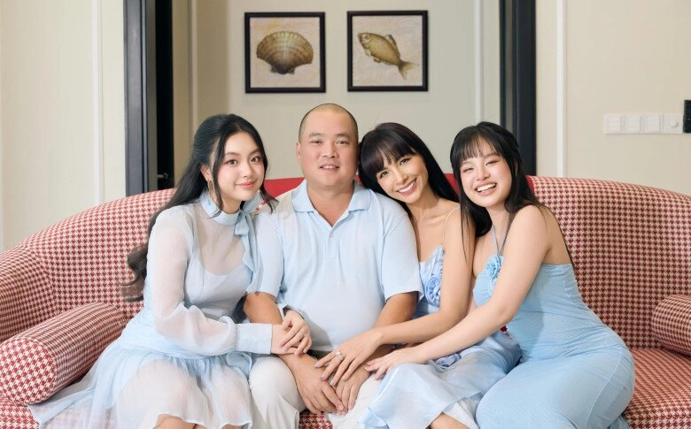 Thuý hạnh như chị gái của hai cô con gái mỹ nhân u50 vẫn tự tin mặc váy ngắn khoe chân dài miên man - 7