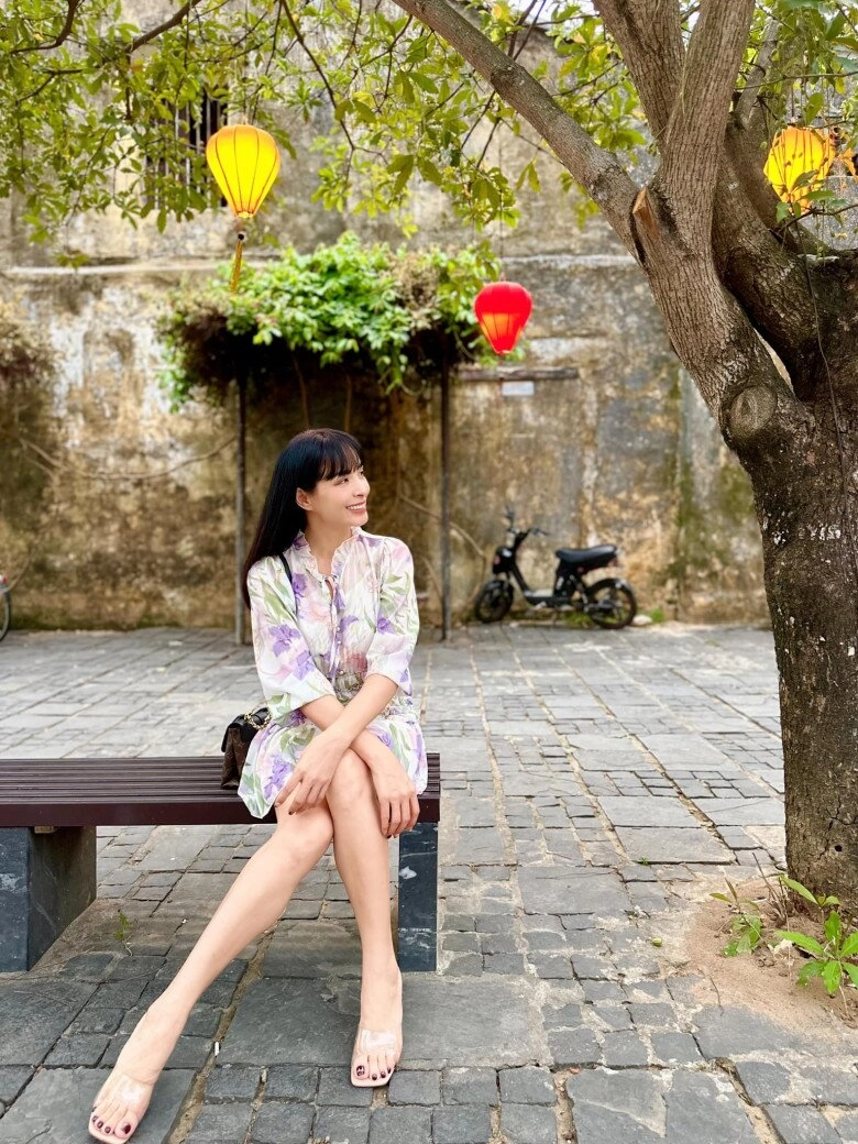 Thuý hạnh như chị gái của hai cô con gái mỹ nhân u50 vẫn tự tin mặc váy ngắn khoe chân dài miên man - 8