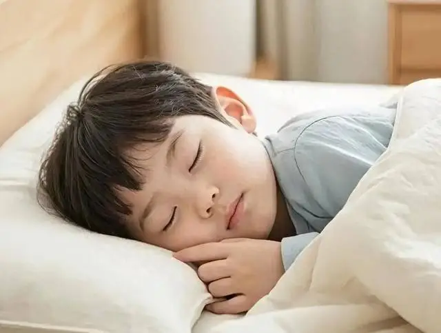 Trẻ ngủ với mẹ và ngủ một mình có sự khác biệt quá rõ rệt về sự phát triển não bộ sau 10 năm - 3