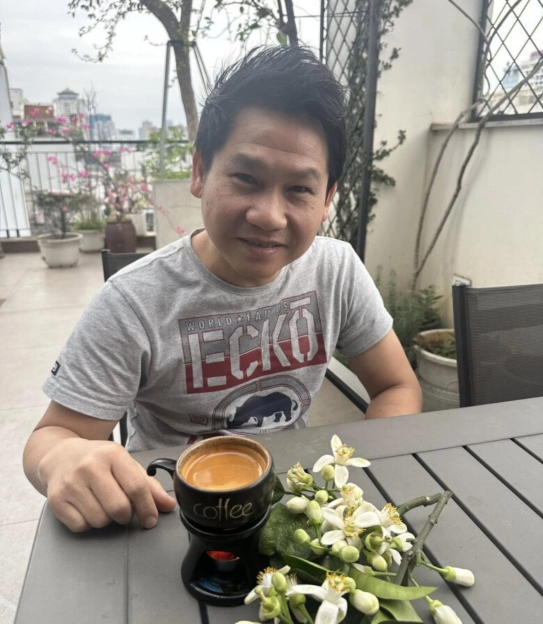 Trọng tấn trồng loài hoa biểu tượng giàu sang trên sân thượng biệt thự ở hà nội mỗi năm ra hoa một lần - 7