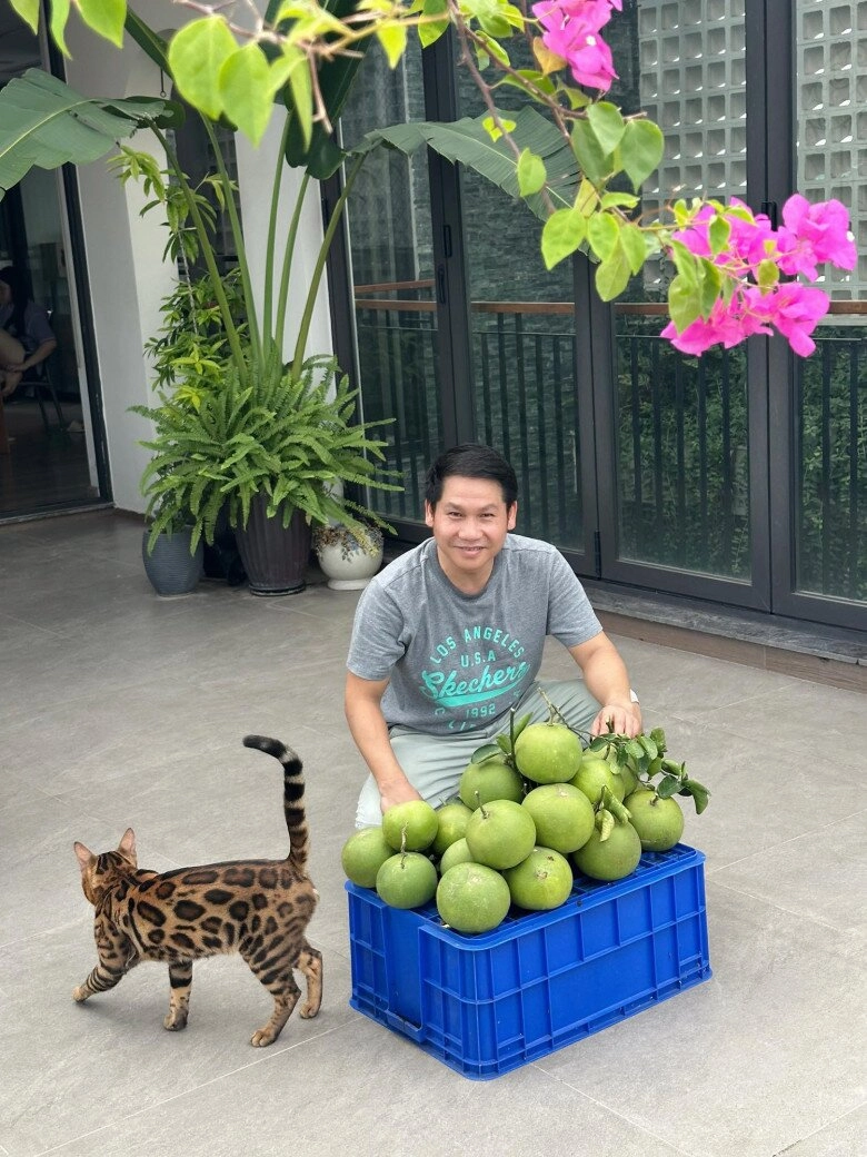 Trọng tấn trồng loài hoa biểu tượng giàu sang trên sân thượng biệt thự ở hà nội mỗi năm ra hoa một lần - 9