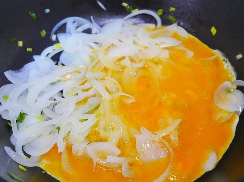 Trứng xào củ này vừa ngon lại rẻ tiền nhưng giúp chị em giảm cân còn đặc biệt trôi cơm - 7