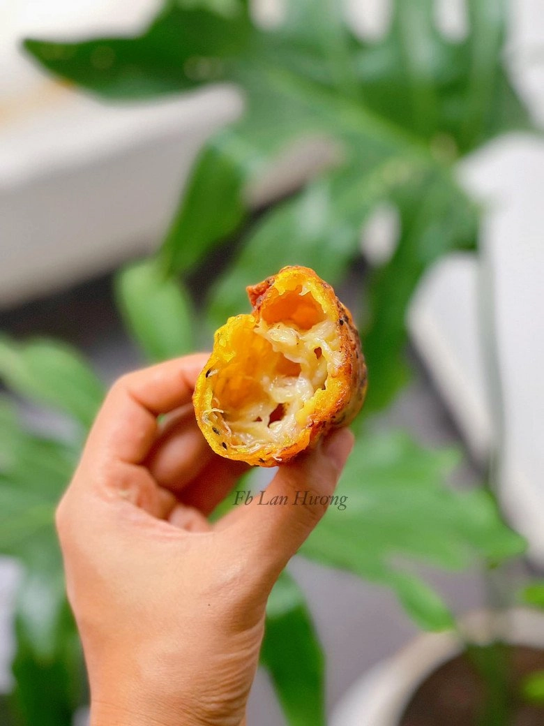Tuyệt chiêu làm bánh chuối vàng ươm vỏ giòn rụm bên trong mềm ngọt nhìn mà ứa nước miếng - 6