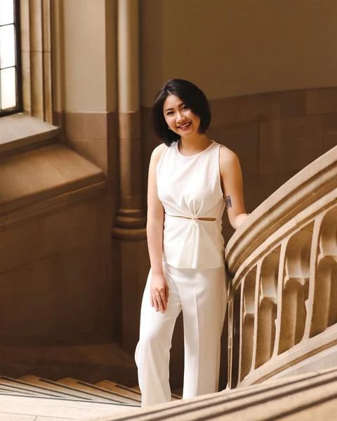 Vẻ đẹp đối lập của hai nàng hậu cùng tên linh vừa đăng quang cách nhau 1 tuần - 9