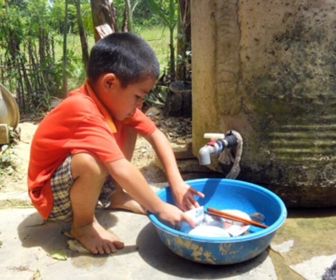 Về quê đón con lên phố sau 1 tháng nghỉ hè nhà chị dâu tôi thất kinh khi con sống khổ sở mỗi ngày - 1