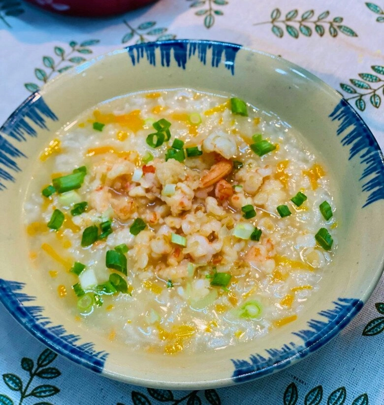 Vét tủ lạnh cơm nguội thừa rang mãi cũng chán đem nấu kiểu này được món ăn sáng siêu ngon giàu dinh dưỡng - 8