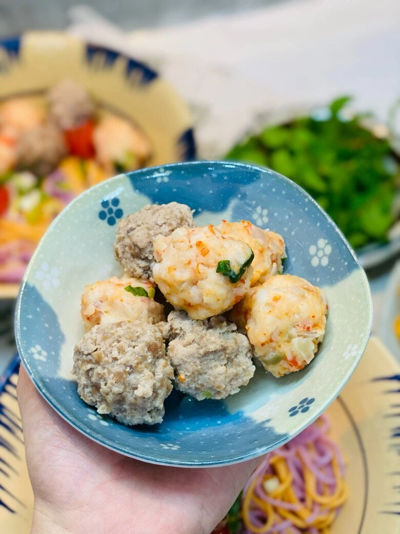 Vét tủ lạnh nhà còn ít tôm thịt đem nấu ngay thành món này được bữa ăn đổi gió chẳng cần đến cơm - 5