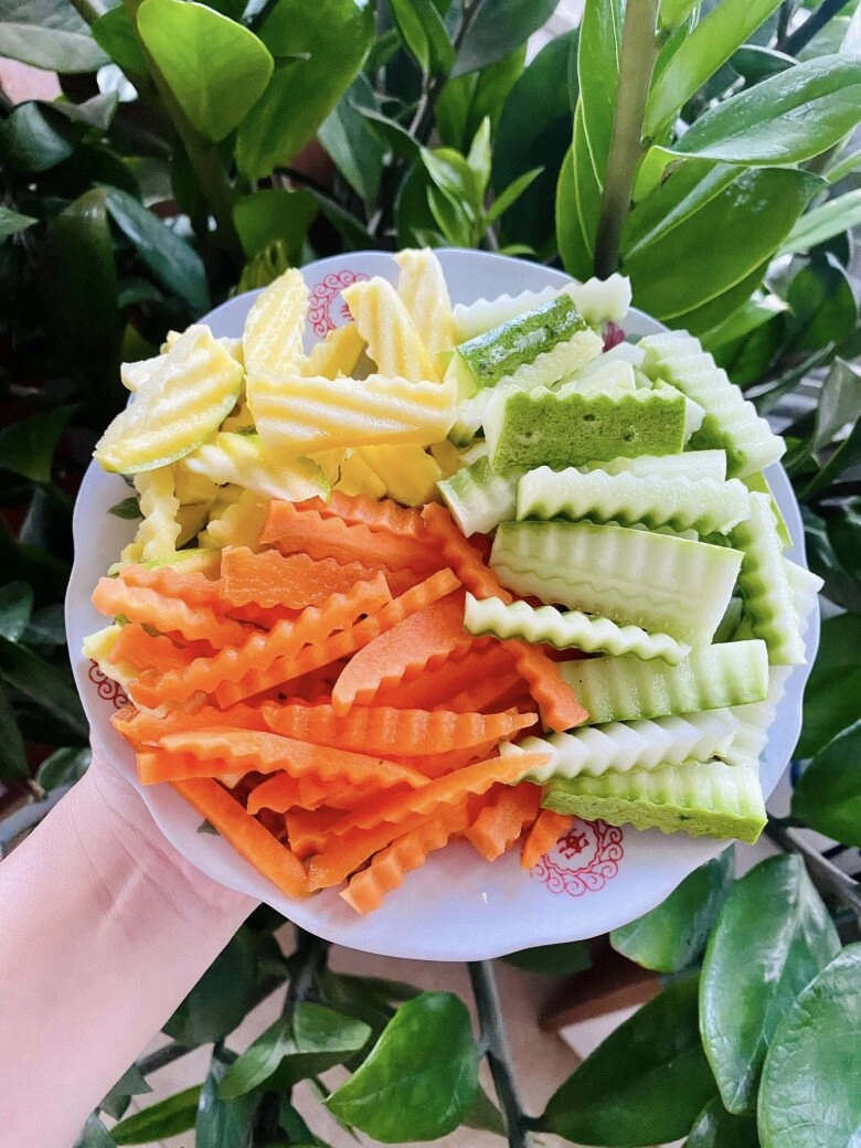Vét tủ lạnh nhà thừa ít lưỡi lợn luộc đem ngay làm món nộm giòn ngon thanh mát giải nhiệt ngày hè - 2