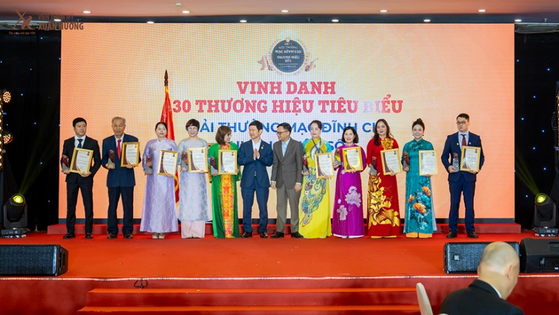 Viện thẩm mỹ xuân hương vinh dự đón nhận giải thưởng thương hiệu tiêu biểu số 1 - 3